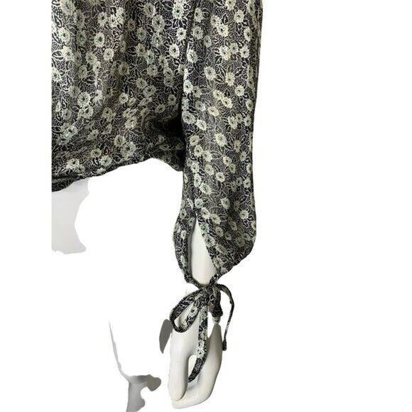 Collective Concepts Medium surplice floral Vicky Chiffon long sleeve top NWT - Picture 2 of 7